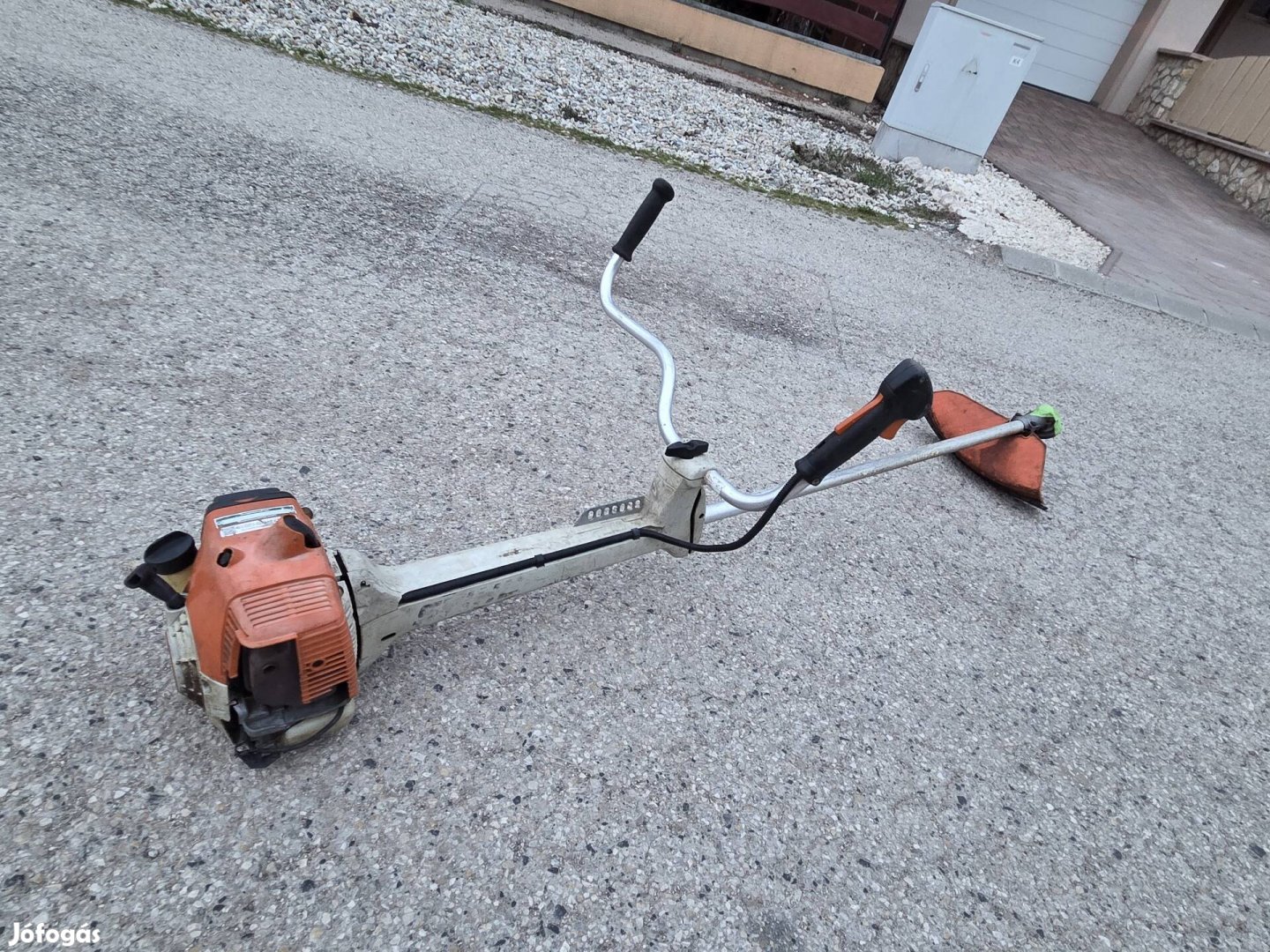 Eladó egy rántásra induló beszámolt stihl fs 350 fűkasza!