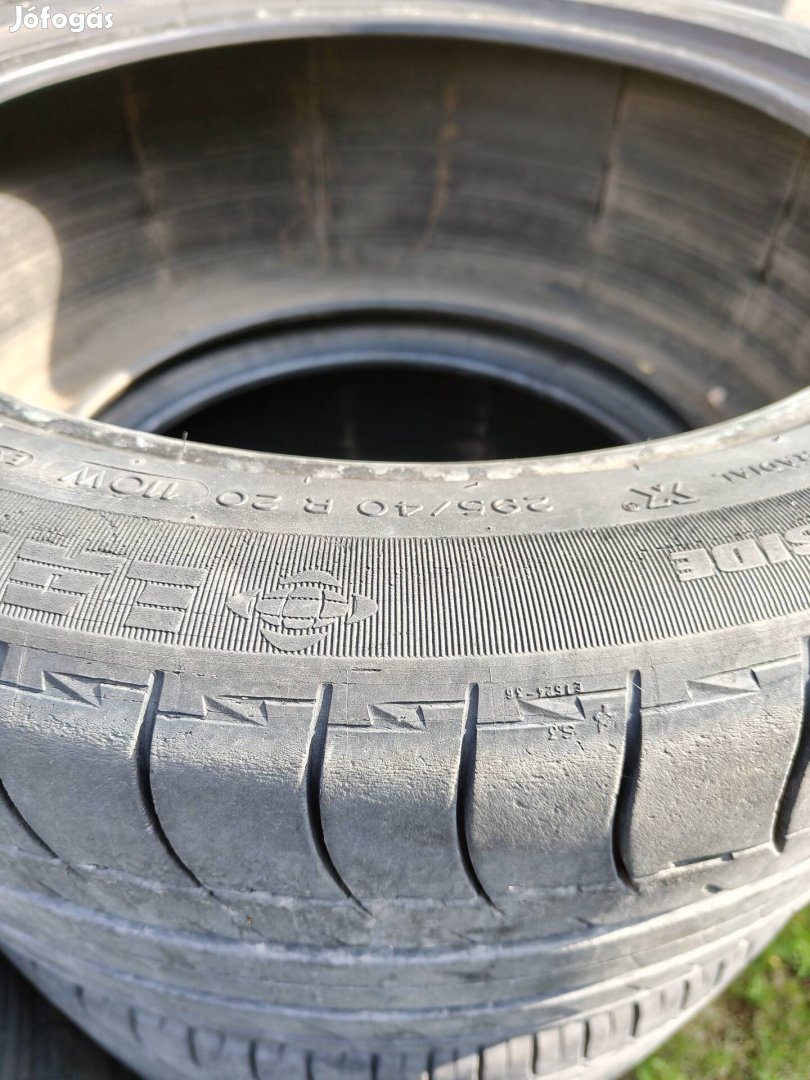 Eladó egy szett 6mm es 295/40 R20 Michelin nyári gumi. 