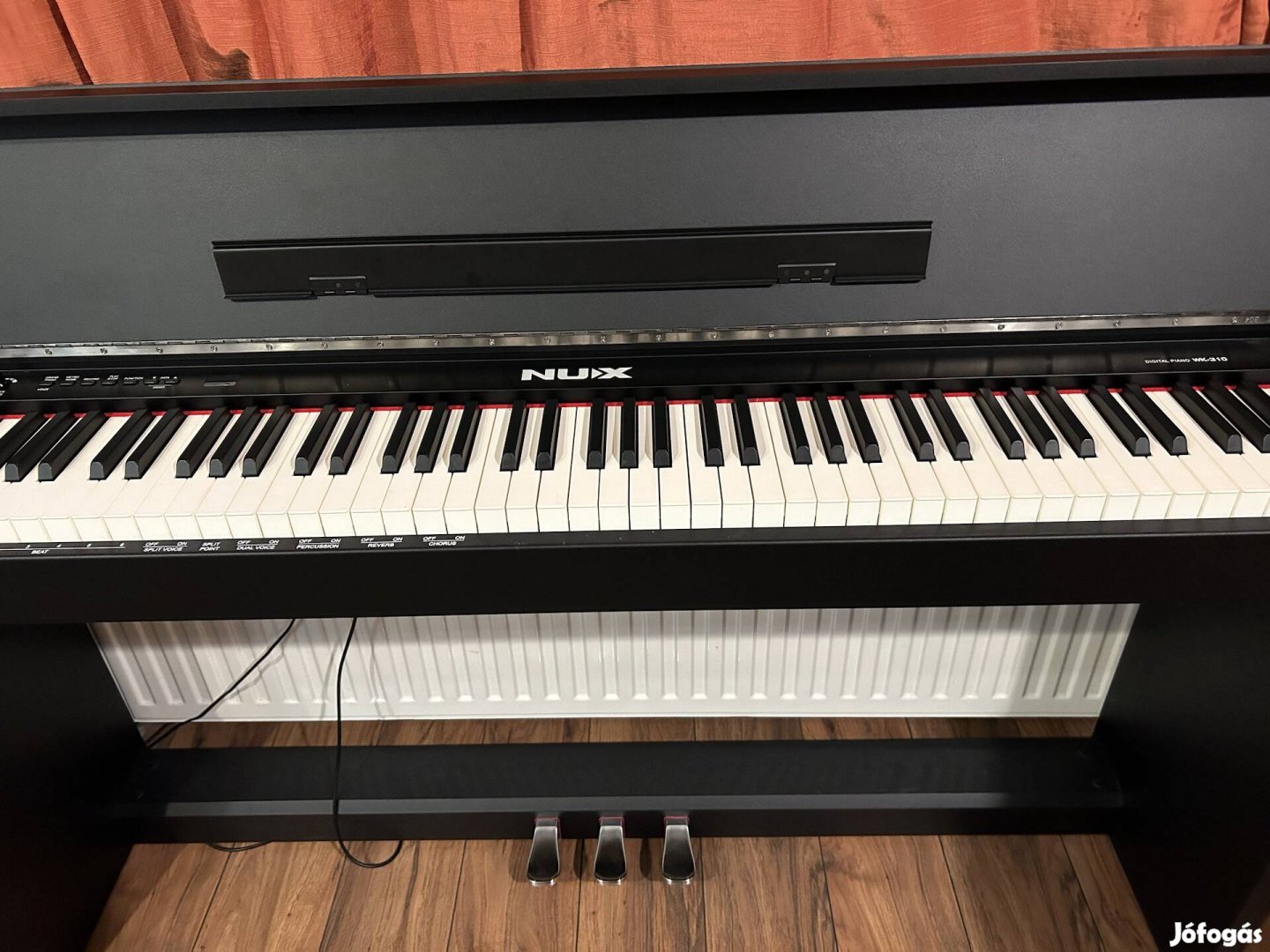 Eladó egy szinte új Nux WK-310 BK digitális zongora