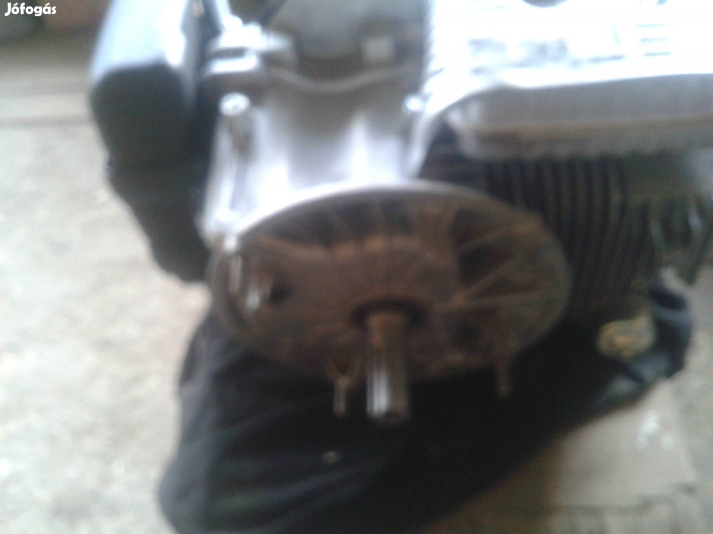 Eladó egy új Kawasaki motor robira 