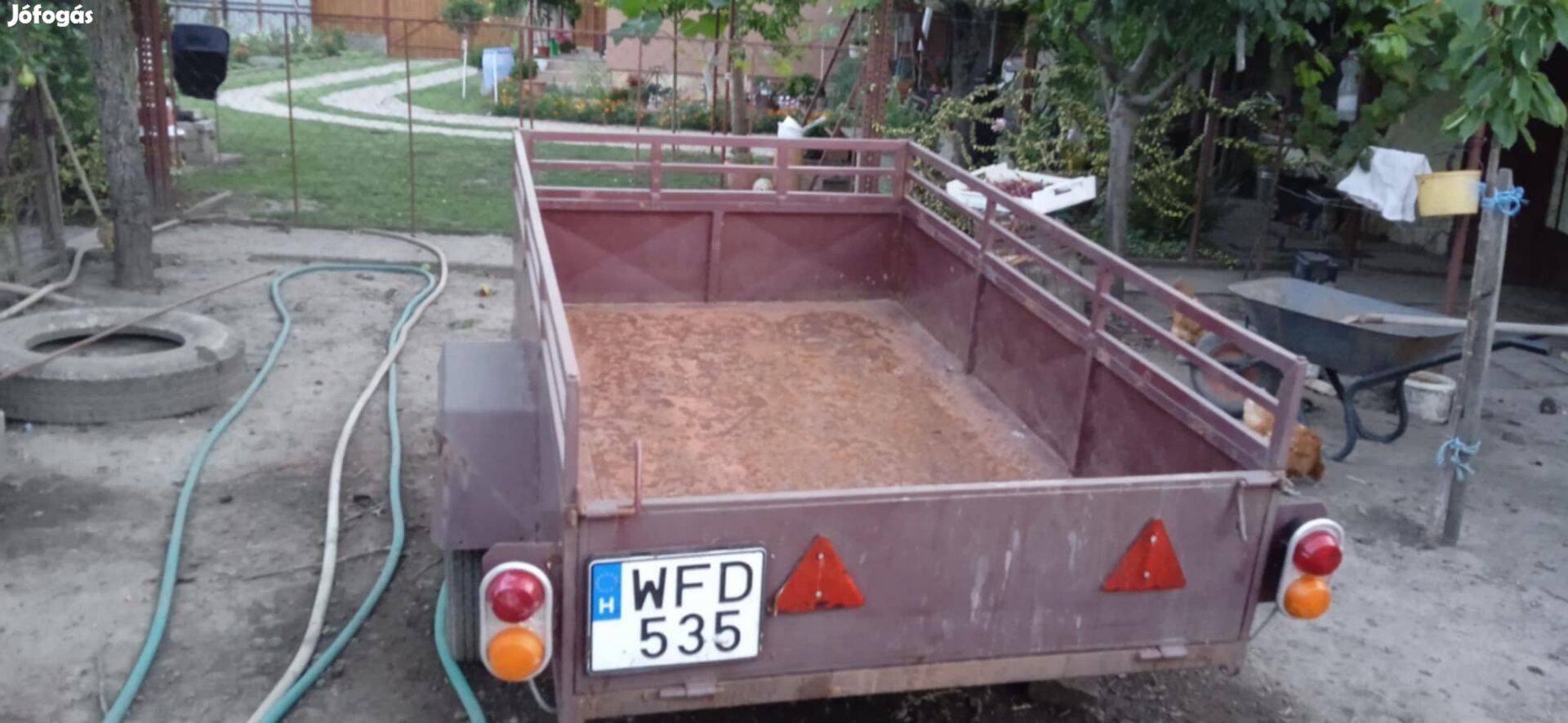 Eladó egyedi utánfutó
