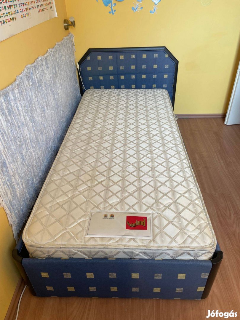 Eladó egyszemélyes ágyneműtartós ágy, matraccal együtt