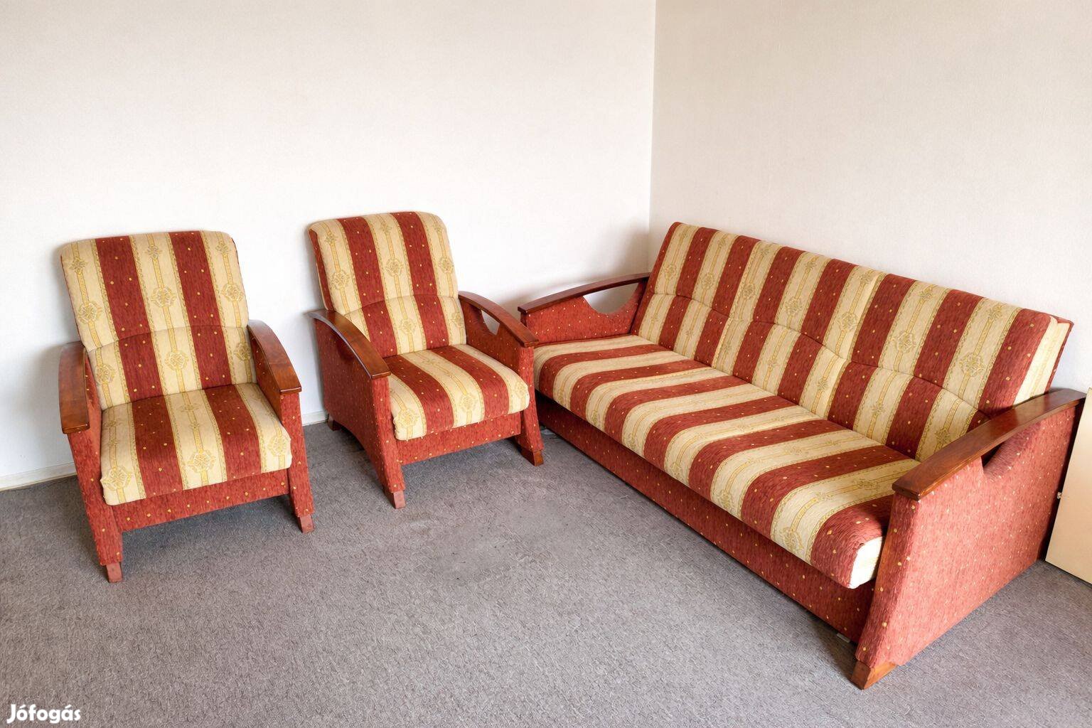 Eladó elegáns szalon kanapé két fotellel