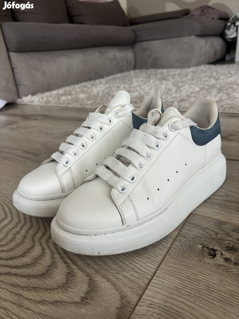 Eladó elegánssportos cipő