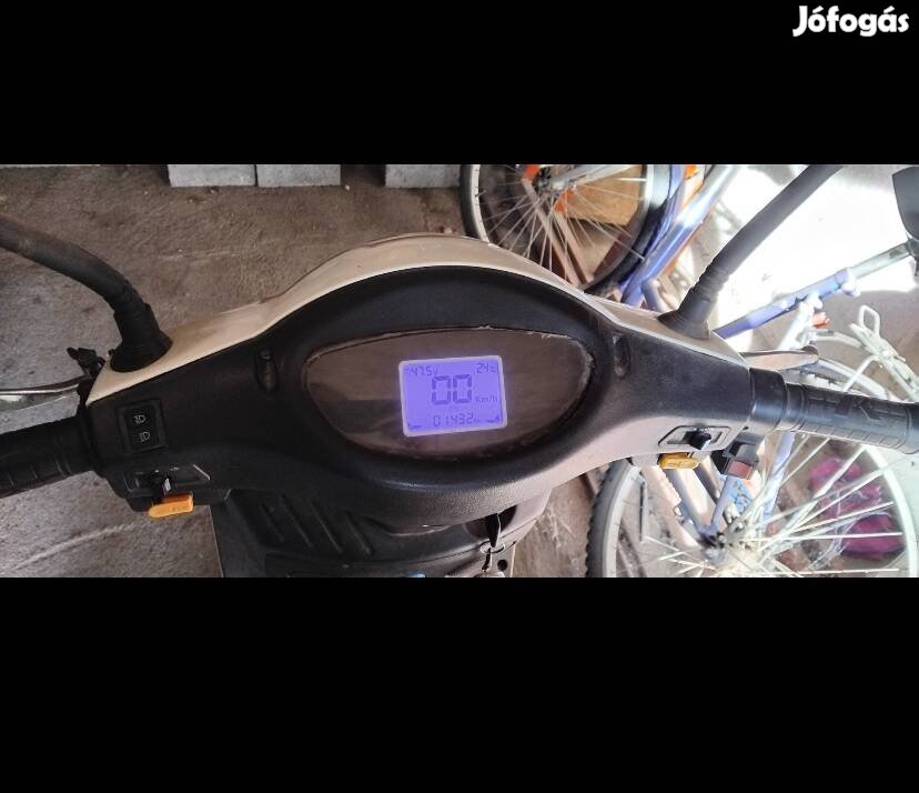 Eladó elektromos háromkerekű