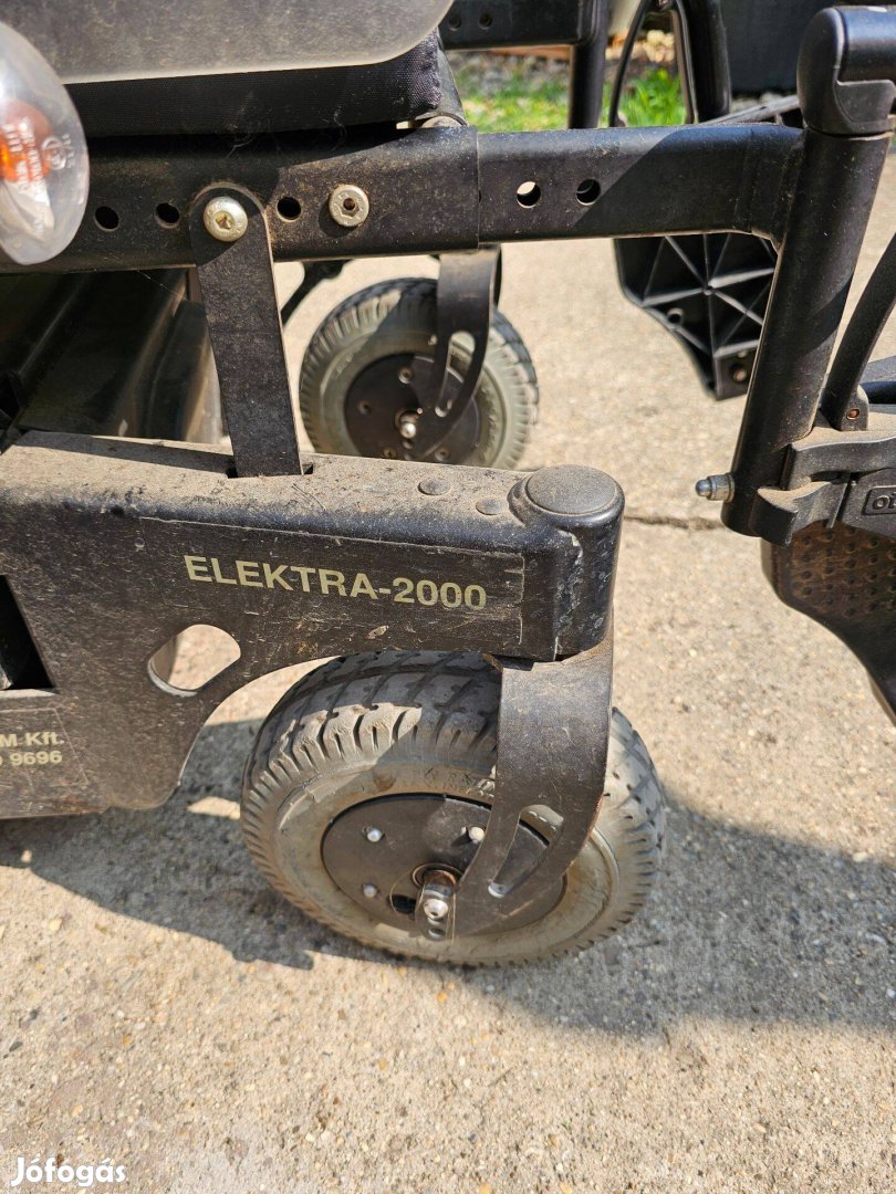 Eladó elektromos kerekesszék