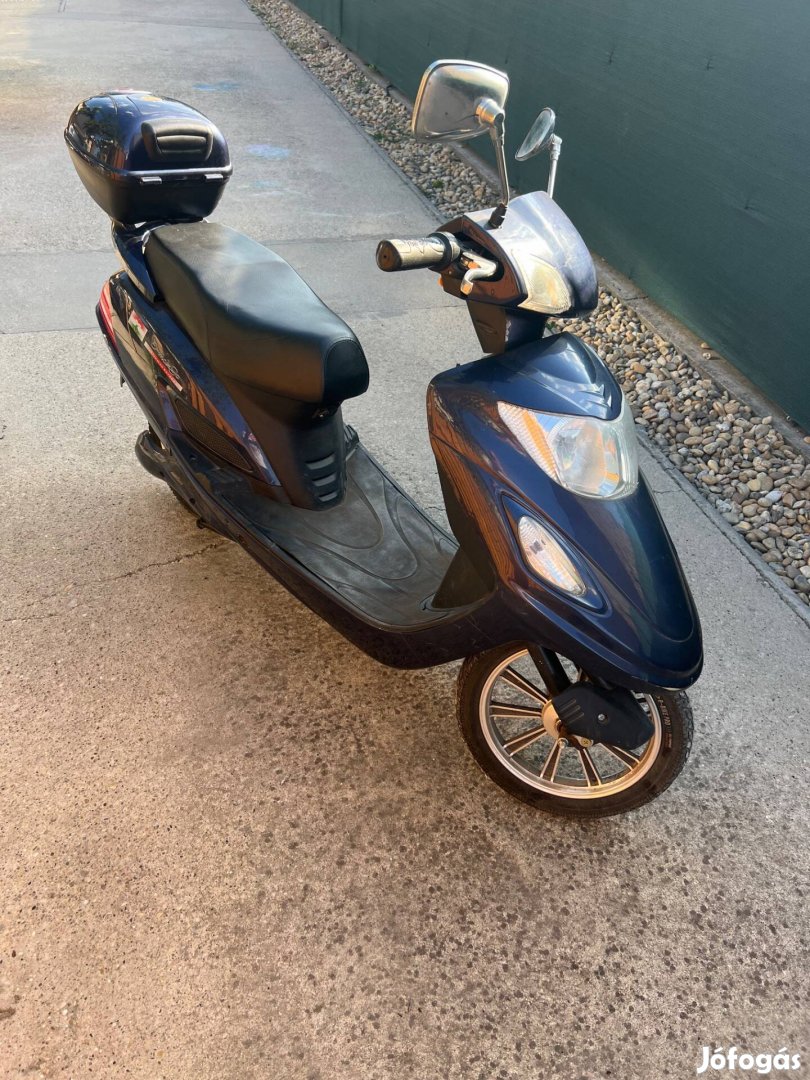 Eladó elektromos kétkerekű moped