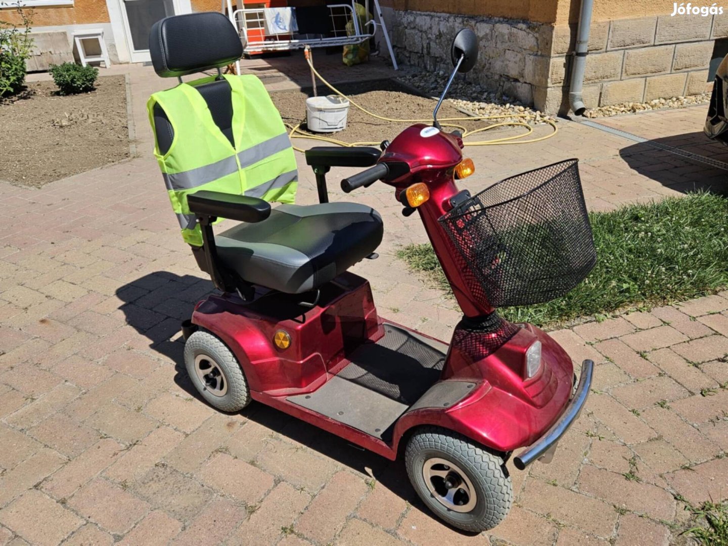 Eladó elektromos meghajtású moped! 