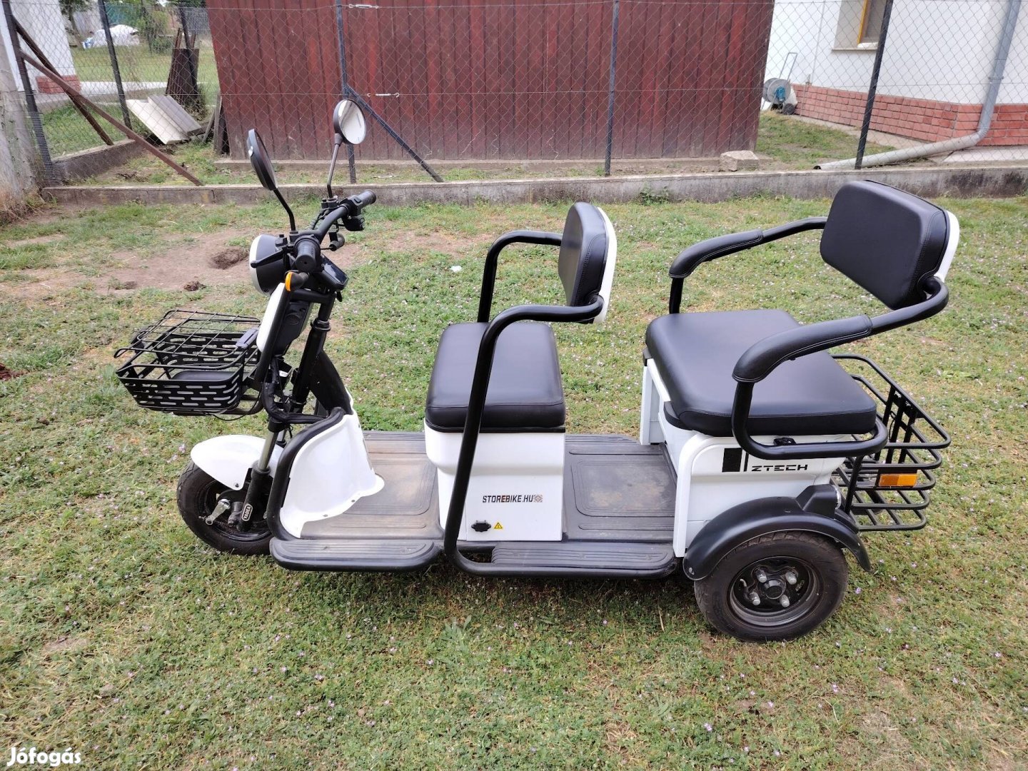 Eladó elektromos moped