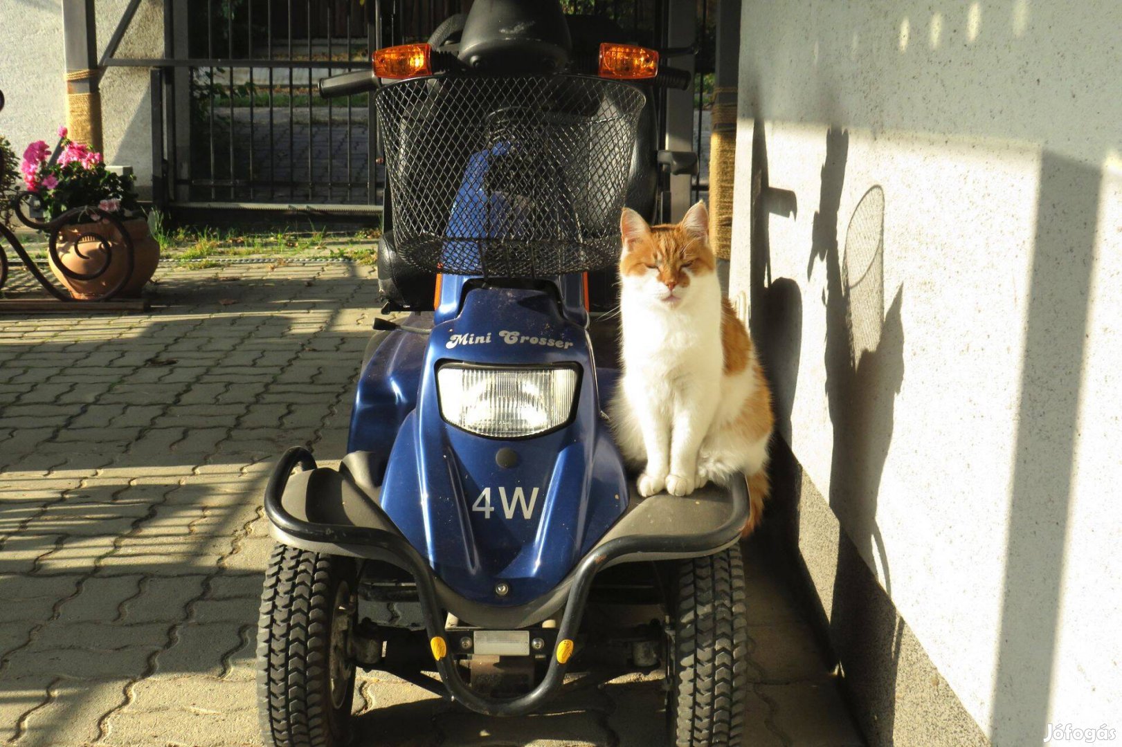 Eladó elektromos moped jó állapotban!