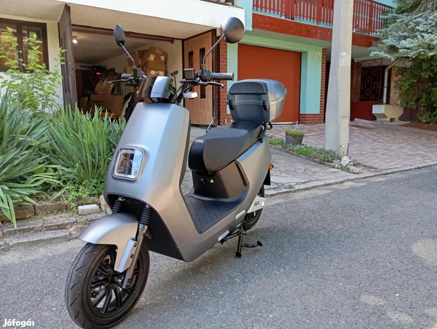 Eladó elektromos robogó