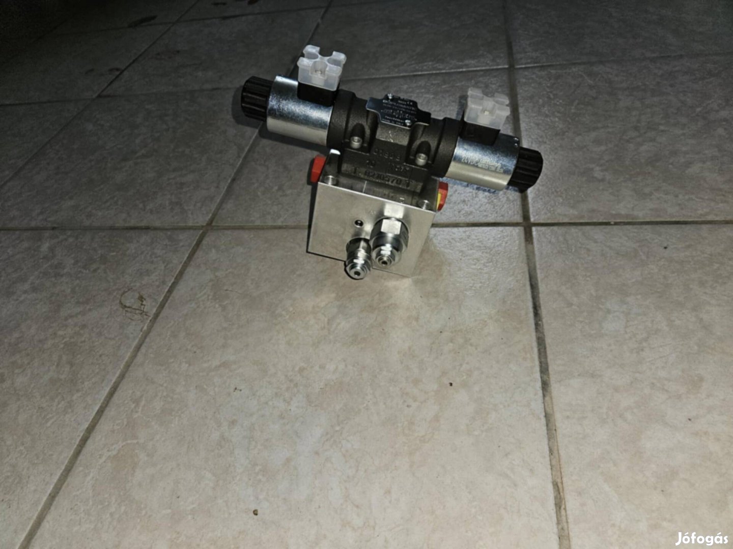Eladó elektromos útváltó
