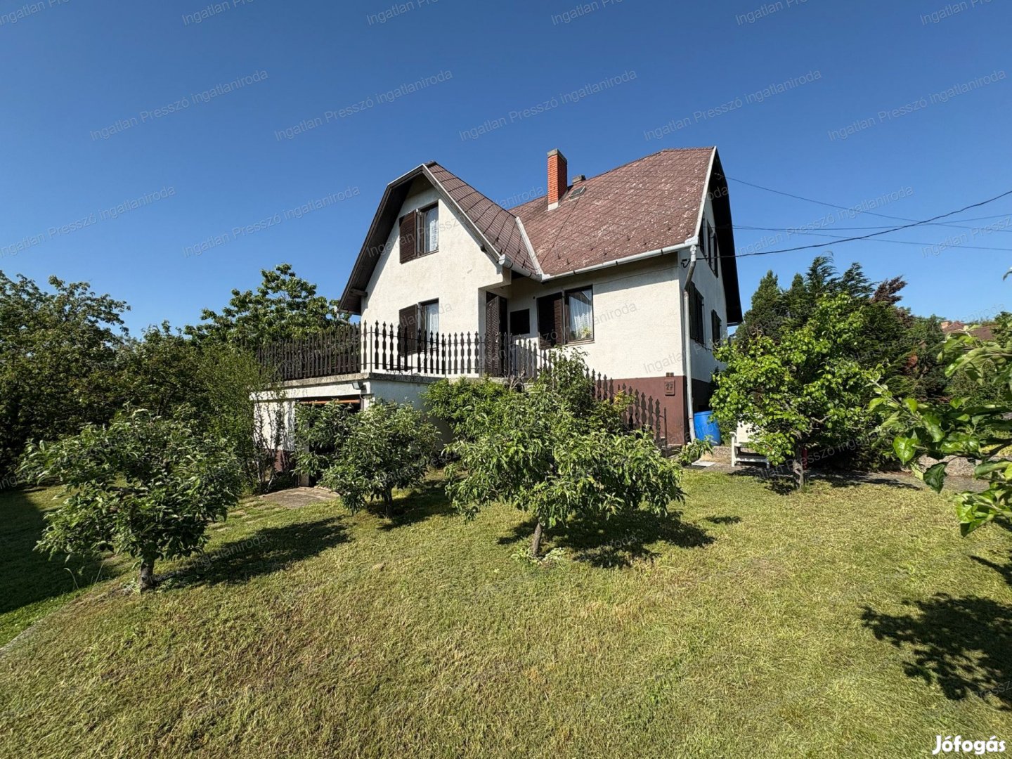 Eladó emeletes, 4 szobás családi ház Sümeg Rózsadombi