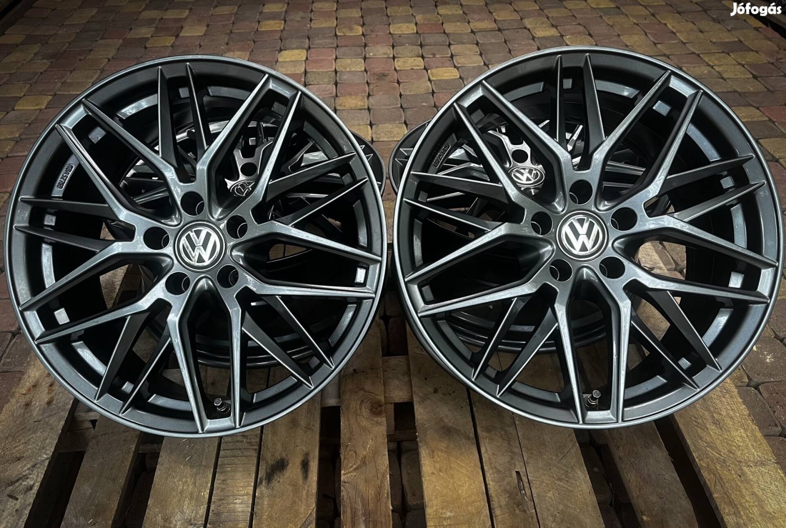 Eladó eredeti Damina DM08 R18 - 5x112 alufelni