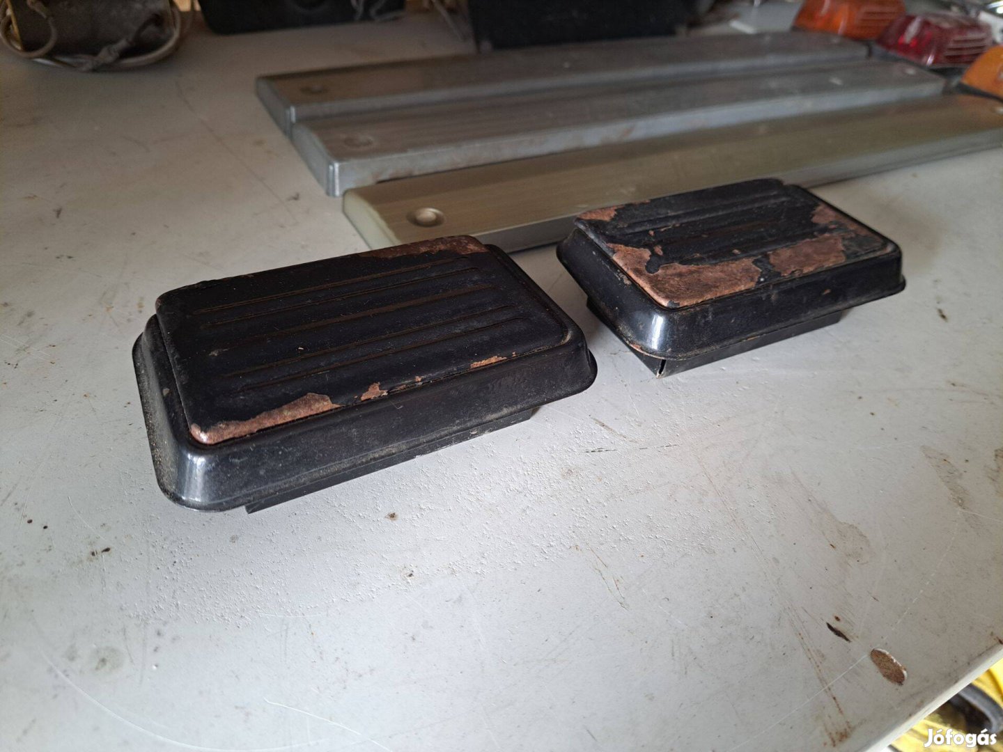 Eladó eredeti Ikarus retró hamutartók / hamutartó
