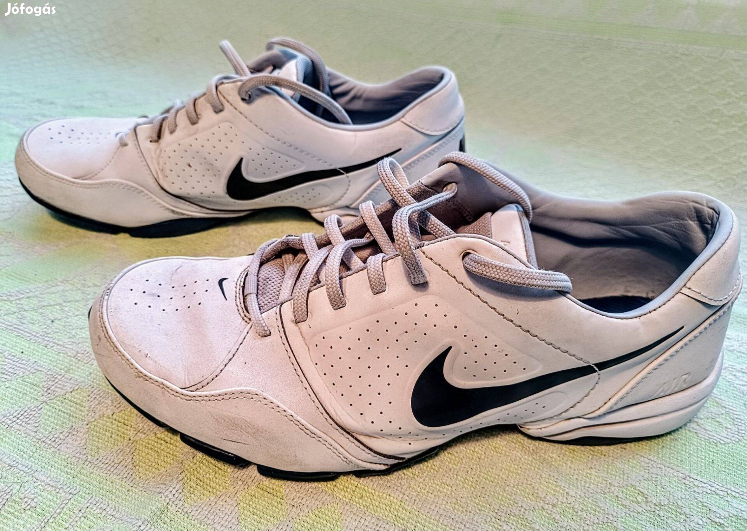 Eladó eredeti Nike és Converse cipők