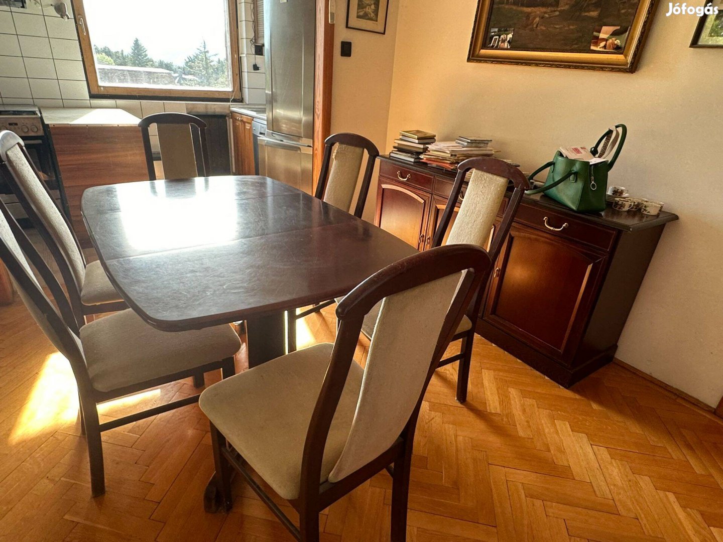 Eladó étkező garnitúra asztal+ 6 db szék (hibás kárpit)