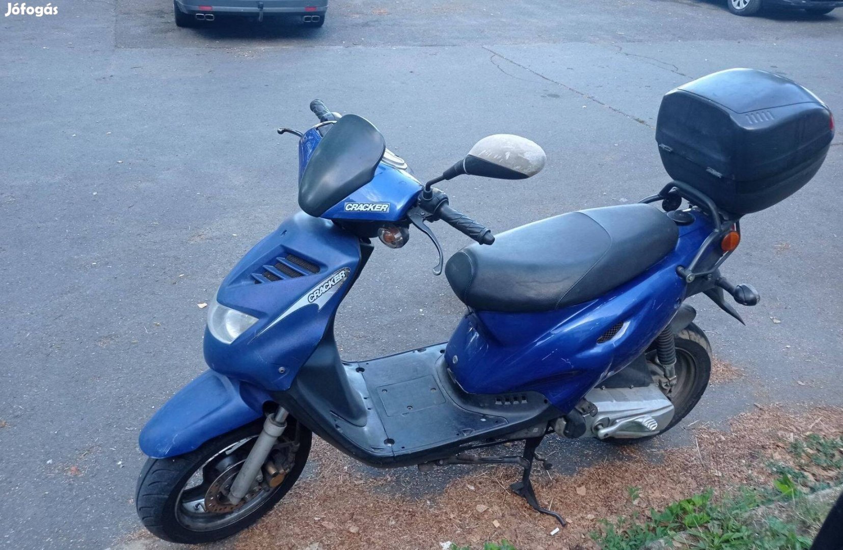 Eladó explorer robogó