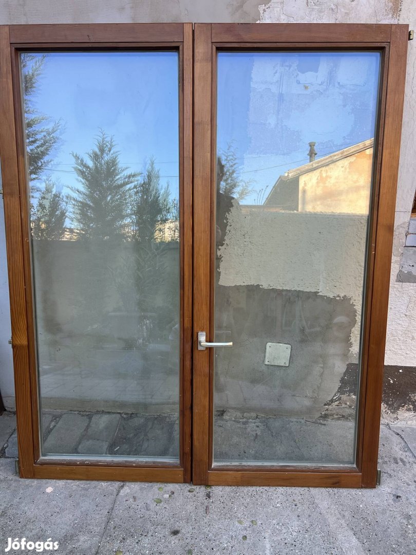 Eladó fa ablak keret nélkül 140x167cm