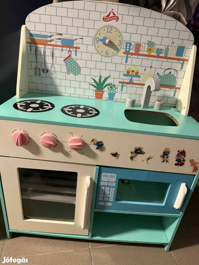 Eladó fa barbi ház és fa konyha Szeged