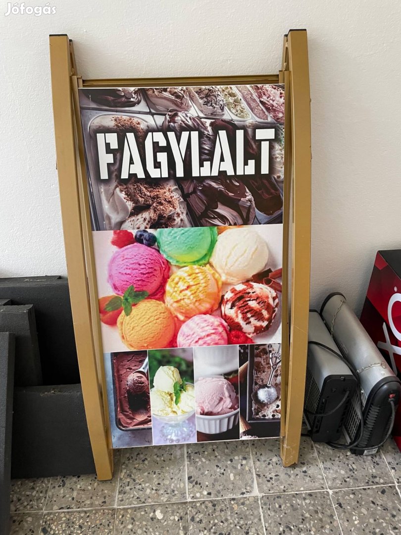 Eladó fagylaltot megállító tábla