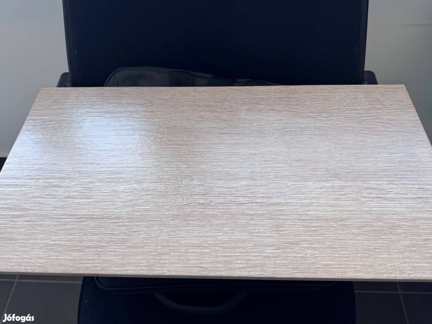 Eladó faicsempe, díszcsempe