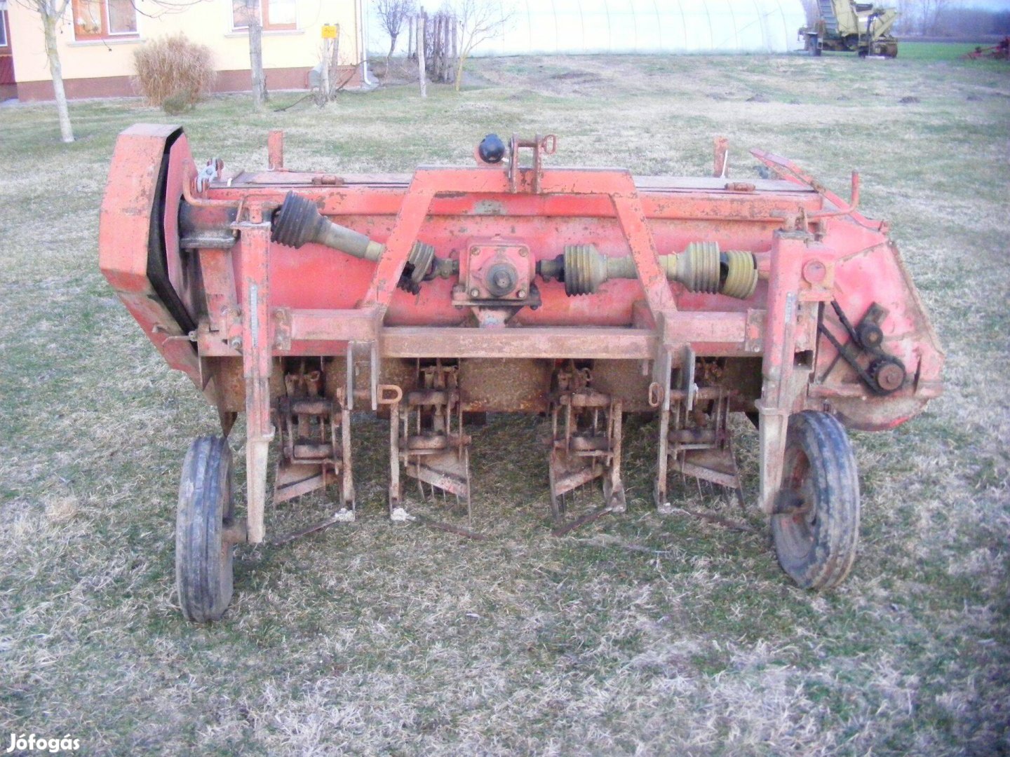 Eladó fejezős szárzúzó Unsia Raecord