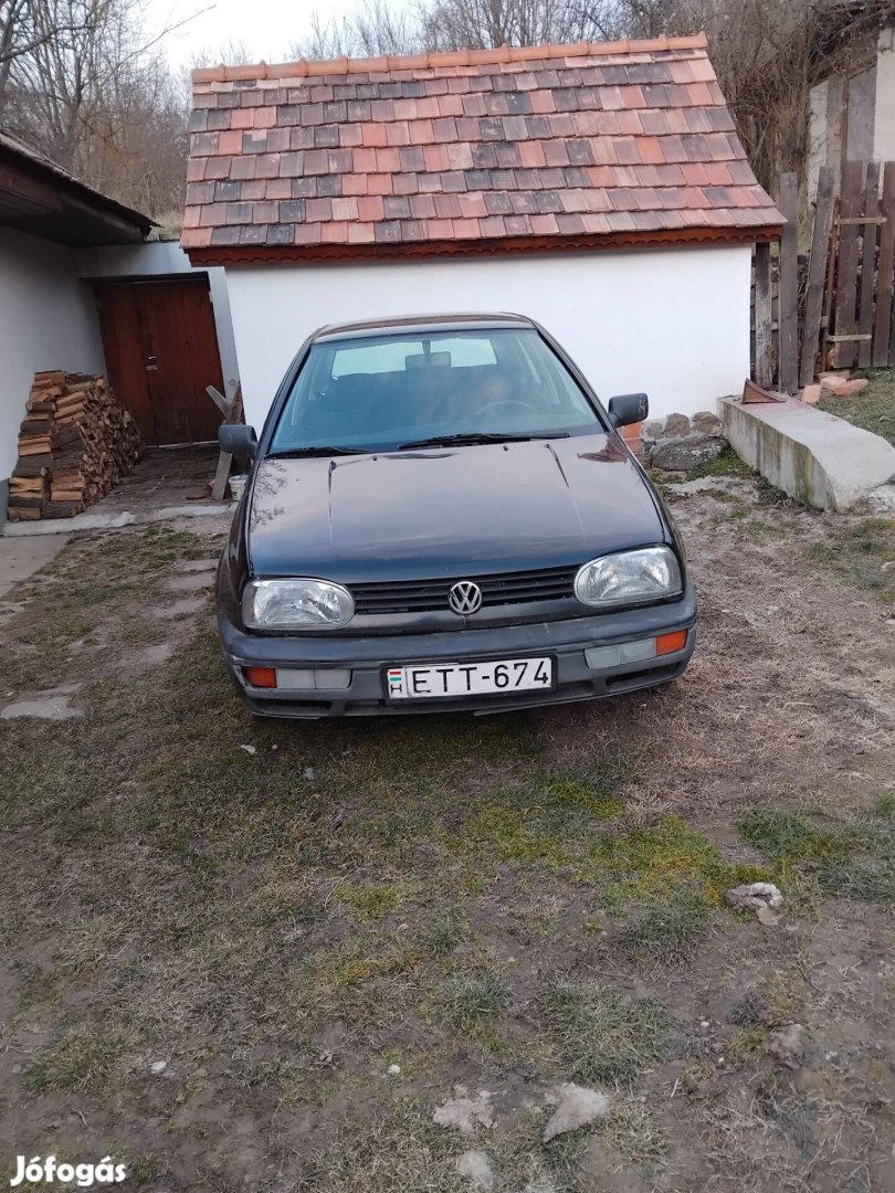 Eladó fekete Volkswagen 1 H Golf 1391 cm3, benzin, személyautó