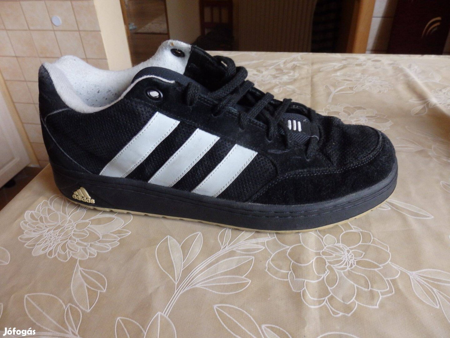 Eladó fekete használt adidas cipő 46 és 2/3-os