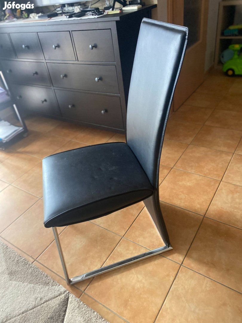 Eladó fekete tárgyaló szék