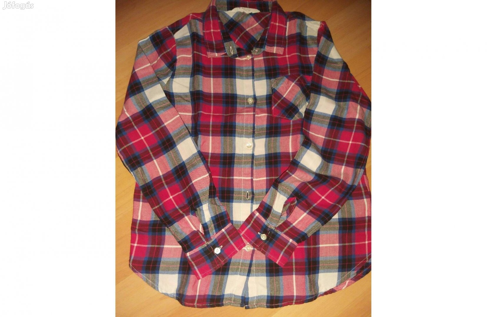 Eladó felső, 146152-es méretben