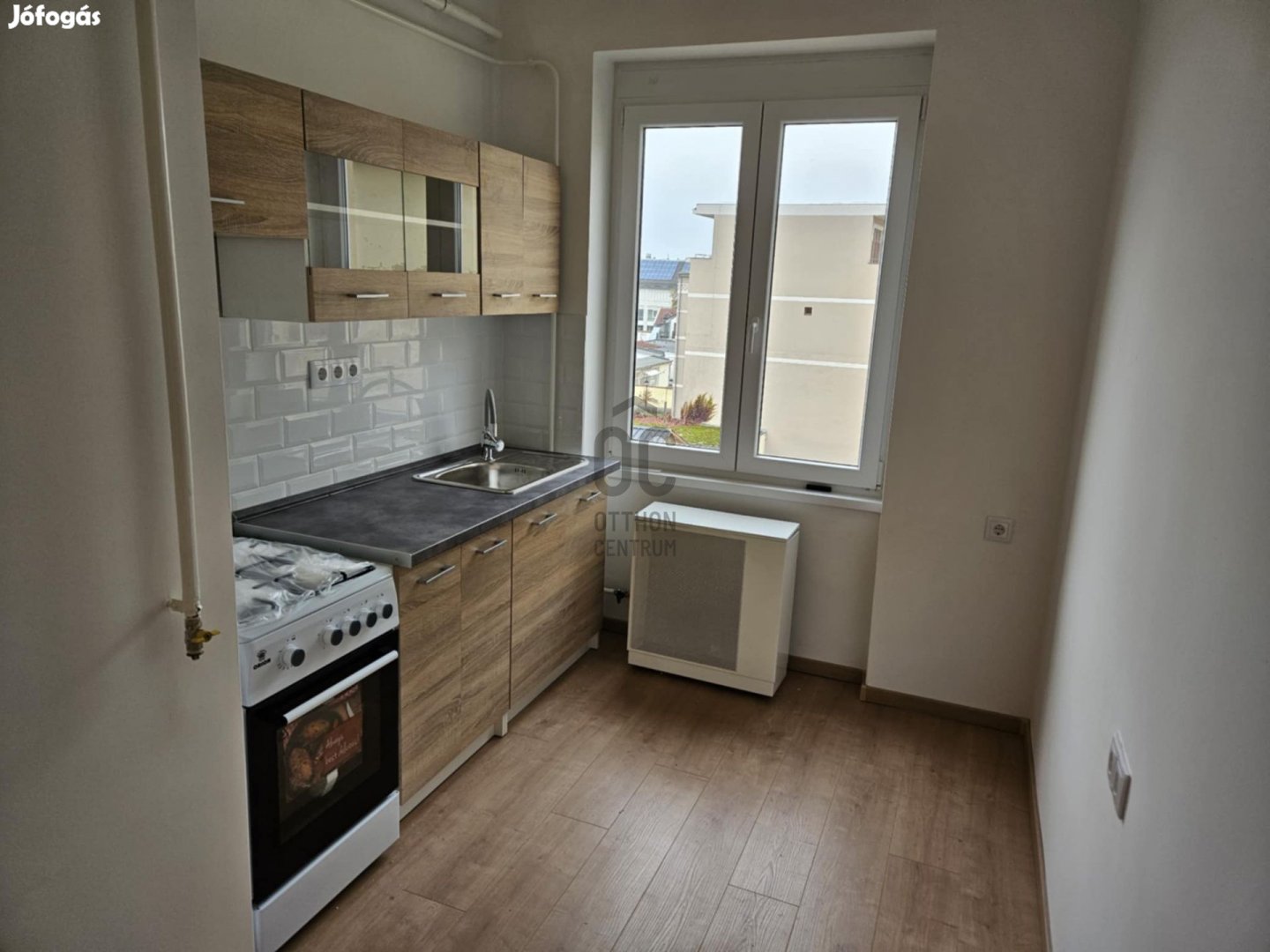 Eladó felújított, világos lakás a belváros szívében