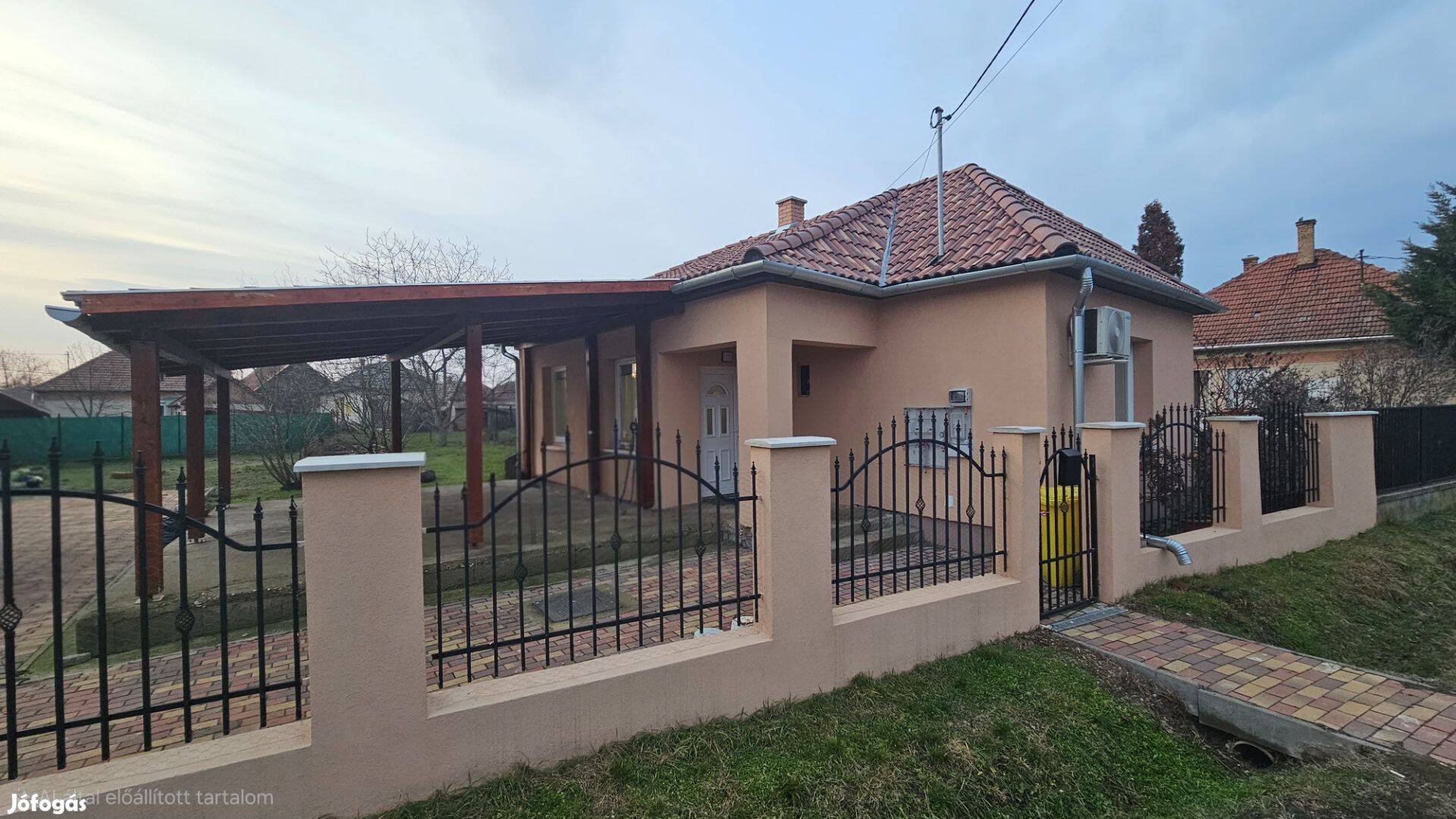 Eladó felújított családi ház Jászárokszálláson a termálfürdő