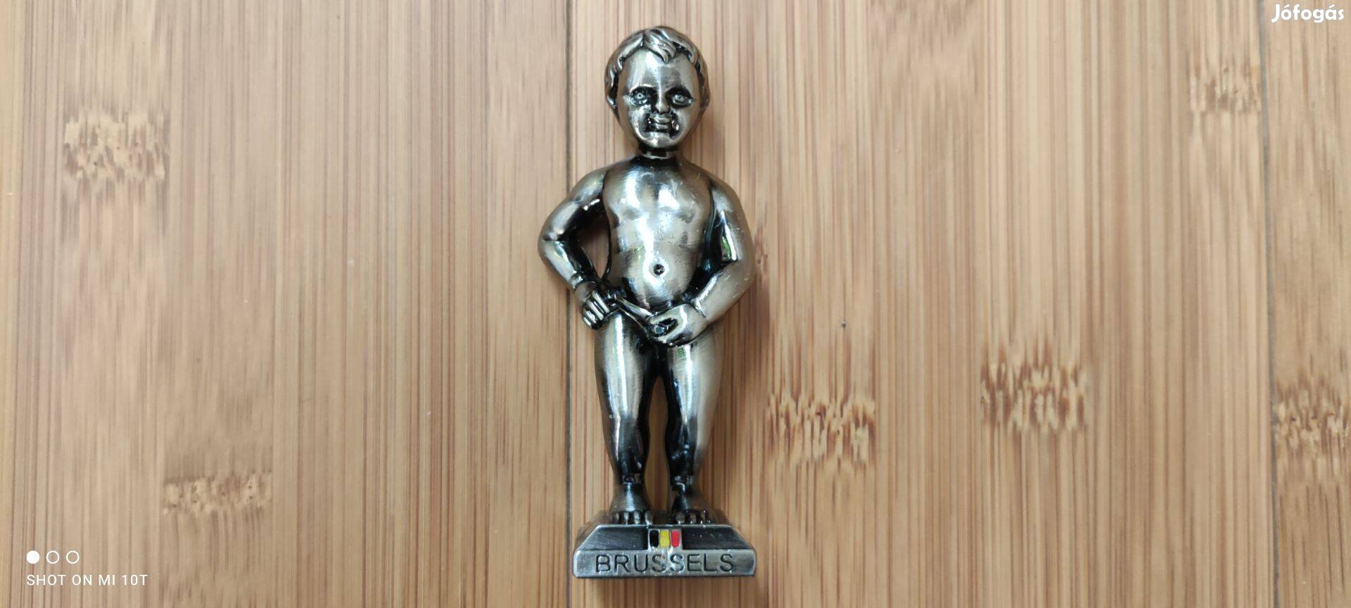 Eladó fém Manneken Pis szobor Kedvező Áron!!!