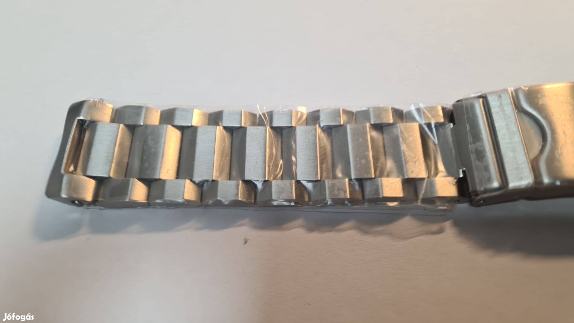 Eladó fém óraszíjak 22 és 24 mm