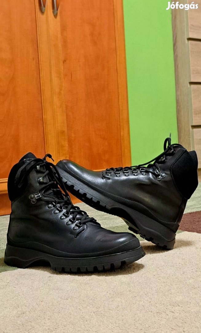 Eladó férfi Prada cipő 43-as méretben