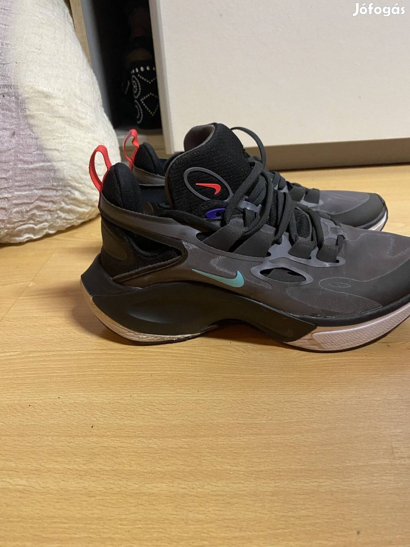 Eladó férfi d/ms/x nike cipő! 42-es! Olcsón