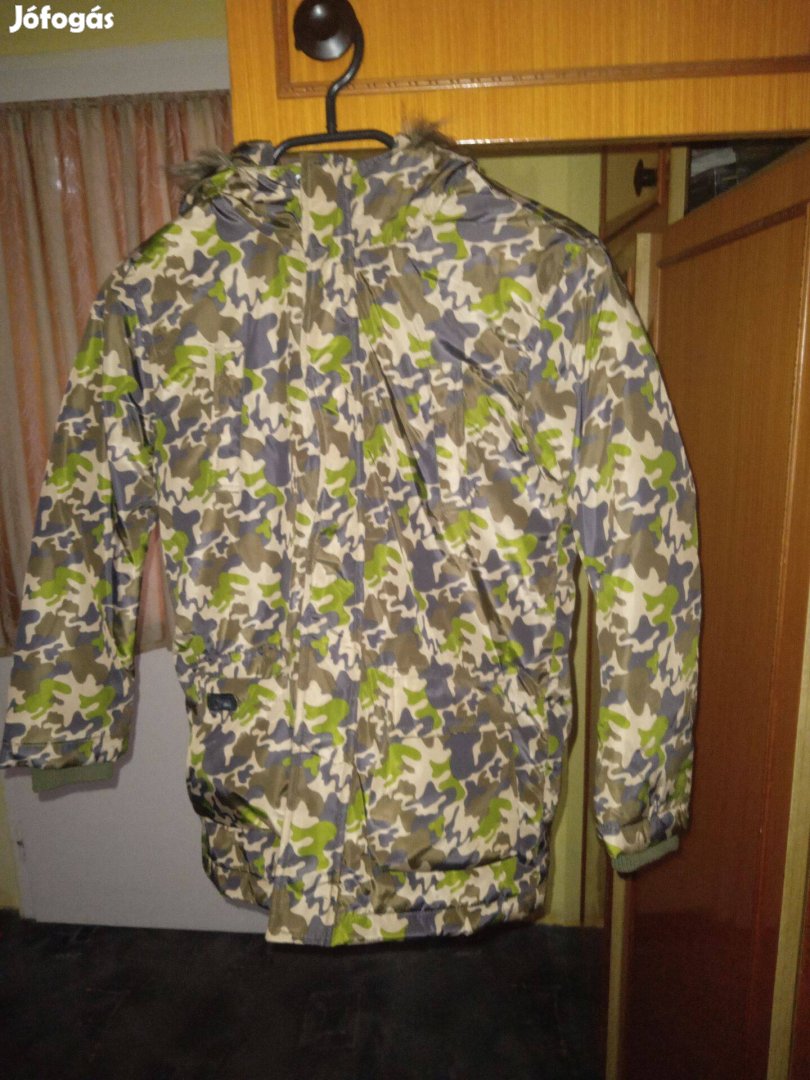 Eladó fiú téli kabát Méret 134