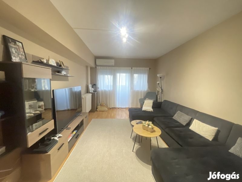 Eladó földszinti 3 szobás lakás a Krisztina téren!