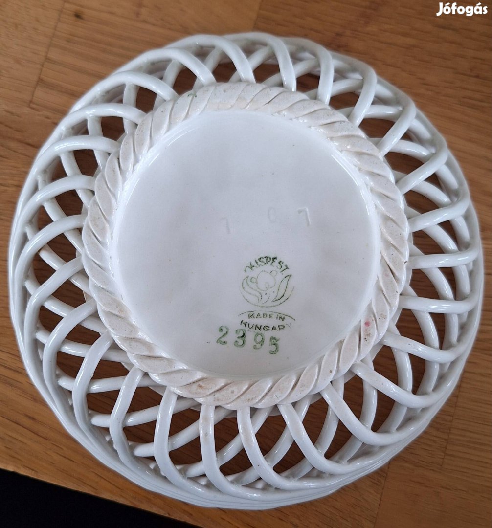 Eladó fonott virag mintás porcelan tál