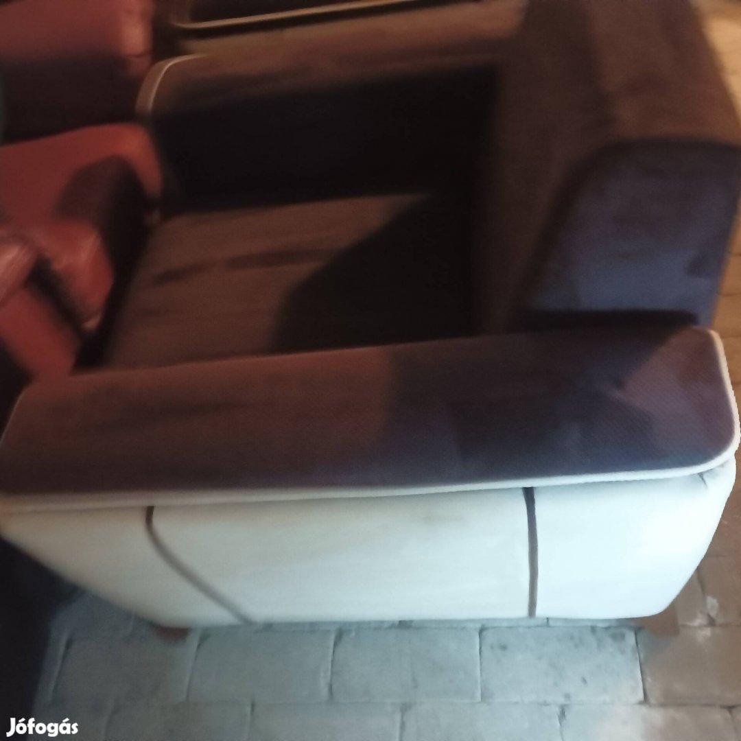 Eladó fotel megkímélt 