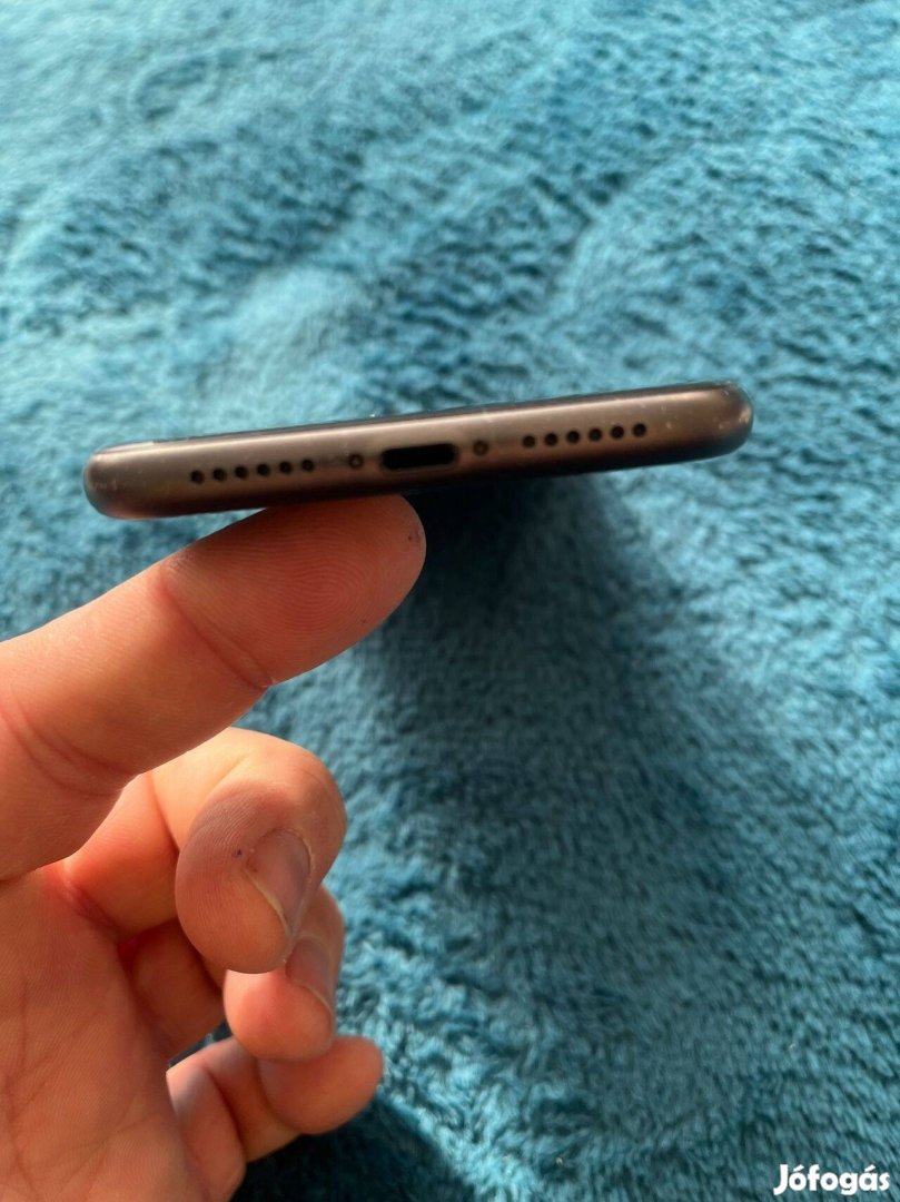 Eladó független Iphone 11 64GB fekete