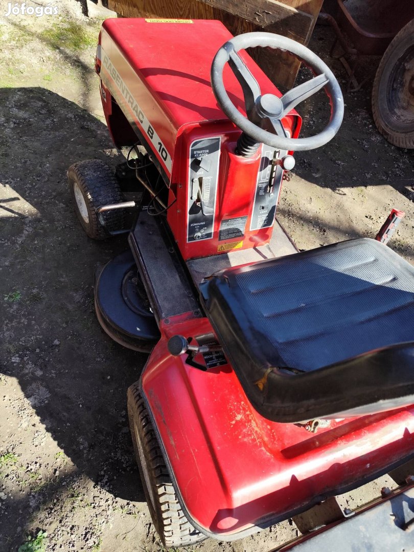 Eladó fűnyirótraktor Rasentrac