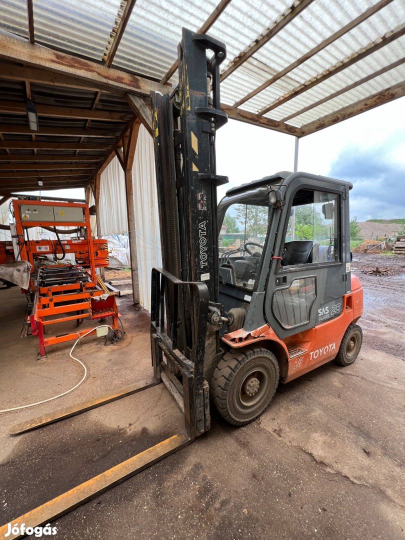 Eladó fűrésztelep fűrészgép, targonca