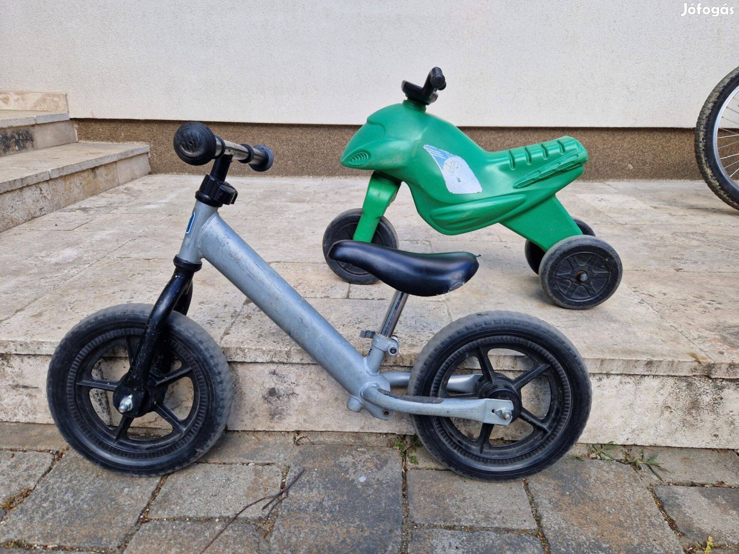 Eladó futóbiciki grátisz nyuszimotorral