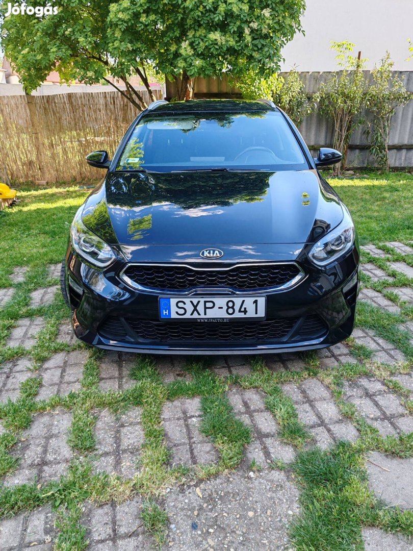 Eladó garanciális KIA Ceed Gold 1.5Tgdi