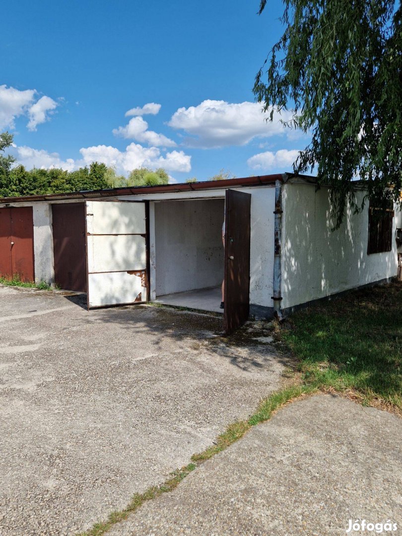 Eladó garázs Székesfehérvár, Szedres dűlő