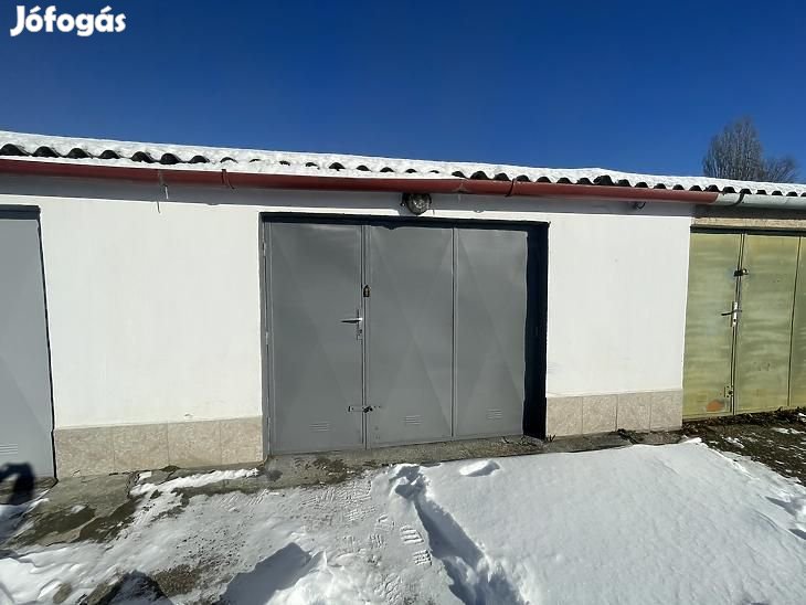Eladó garázs - Vác