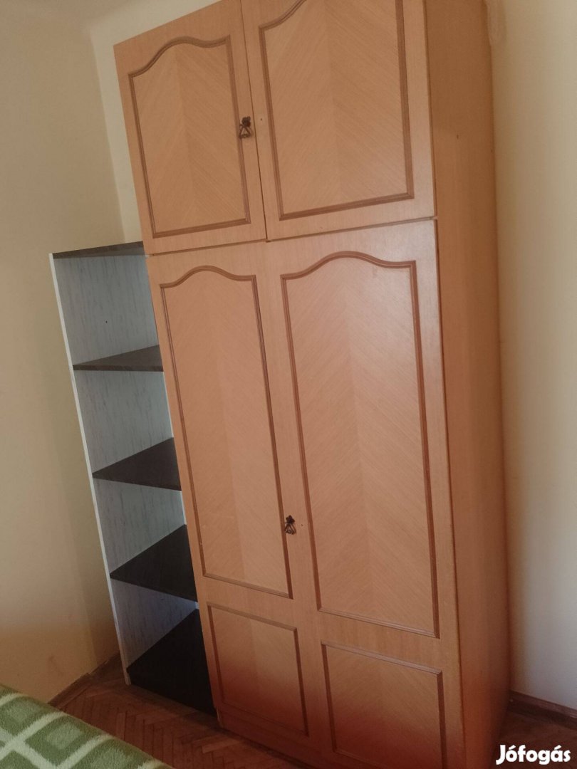Eladó gardrób szekrény