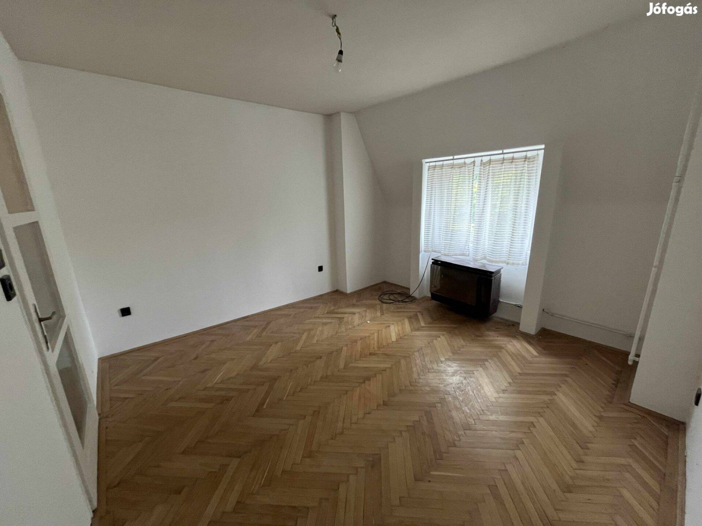 Eladó garzonlakás Budapest 3. kerületében, a Római-parton